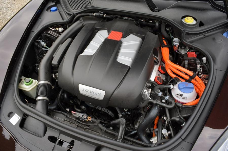  Porsche Panamera S E-Hybrid 2014 года  (фото 26 из 50)